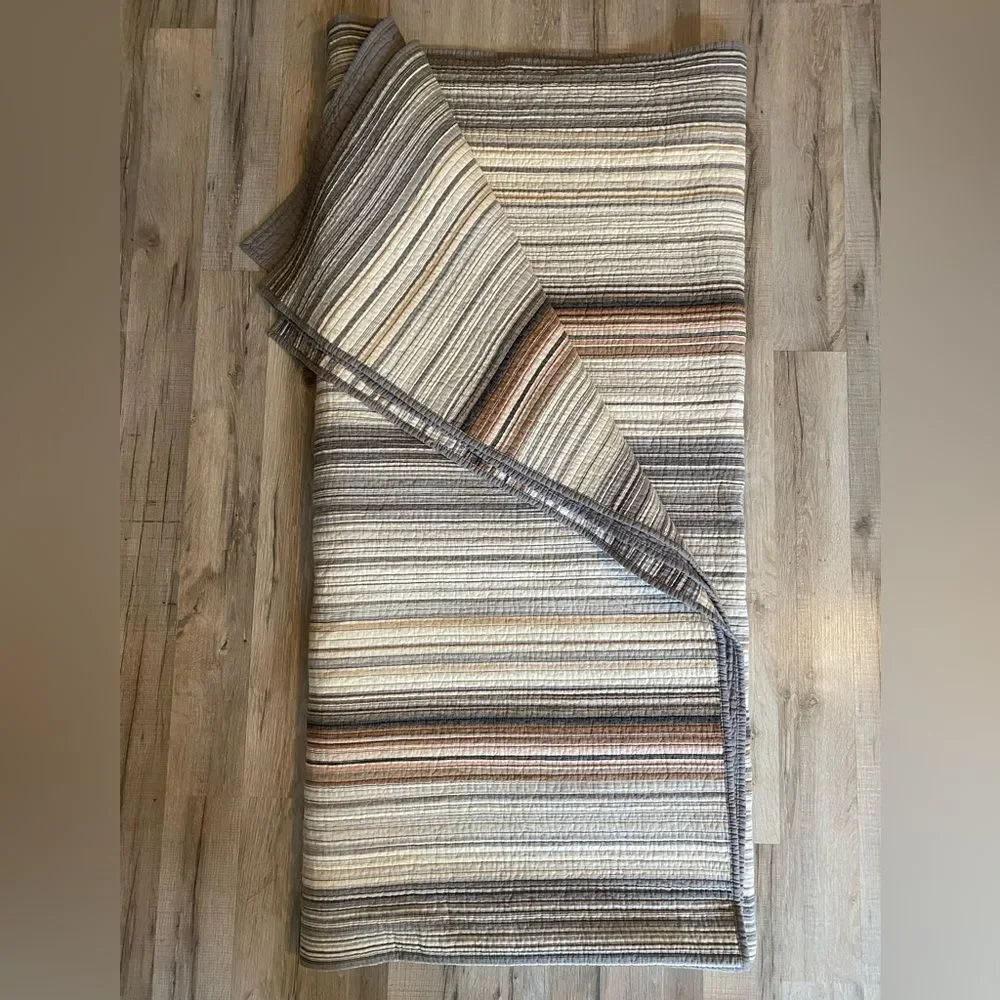 Retro Chic Striped Reversible Natural Tones Bed Quilted Quilt size Full